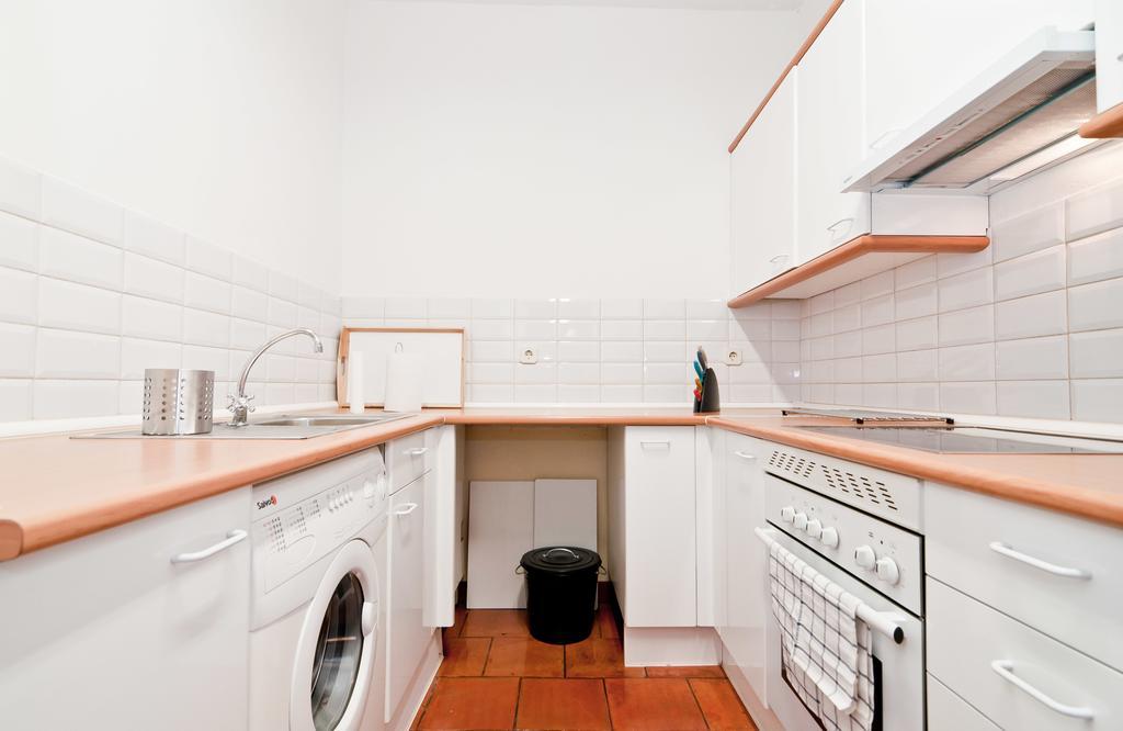 Apartamentos Madrid Retiro Esterno foto