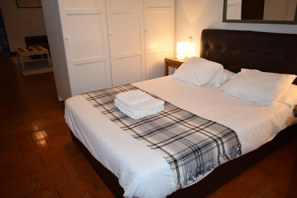 Apartamentos Madrid Retiro Esterno foto