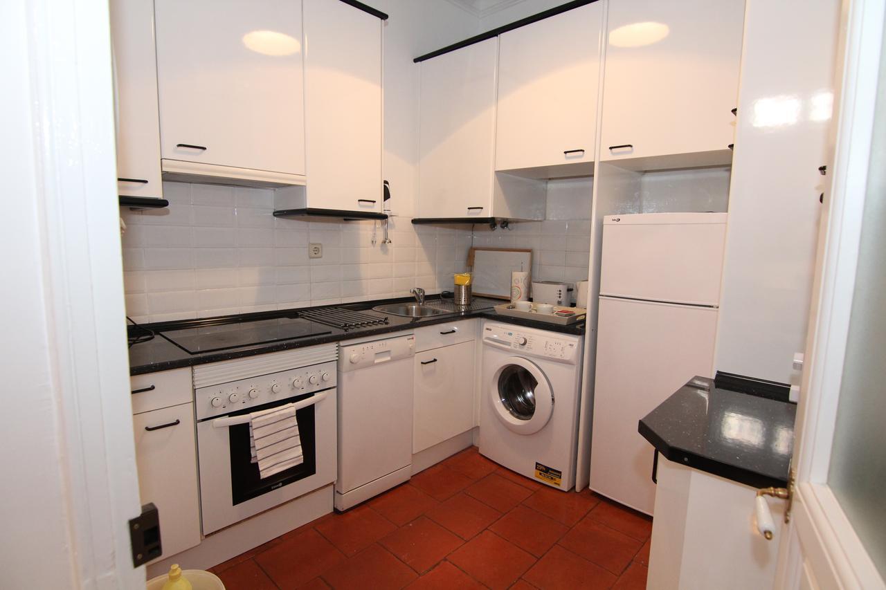 Apartamentos Madrid Retiro Esterno foto