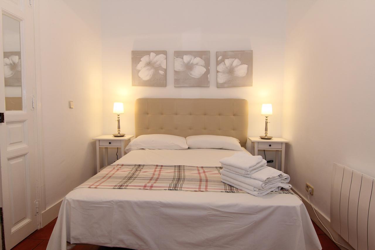Apartamentos Madrid Retiro Esterno foto