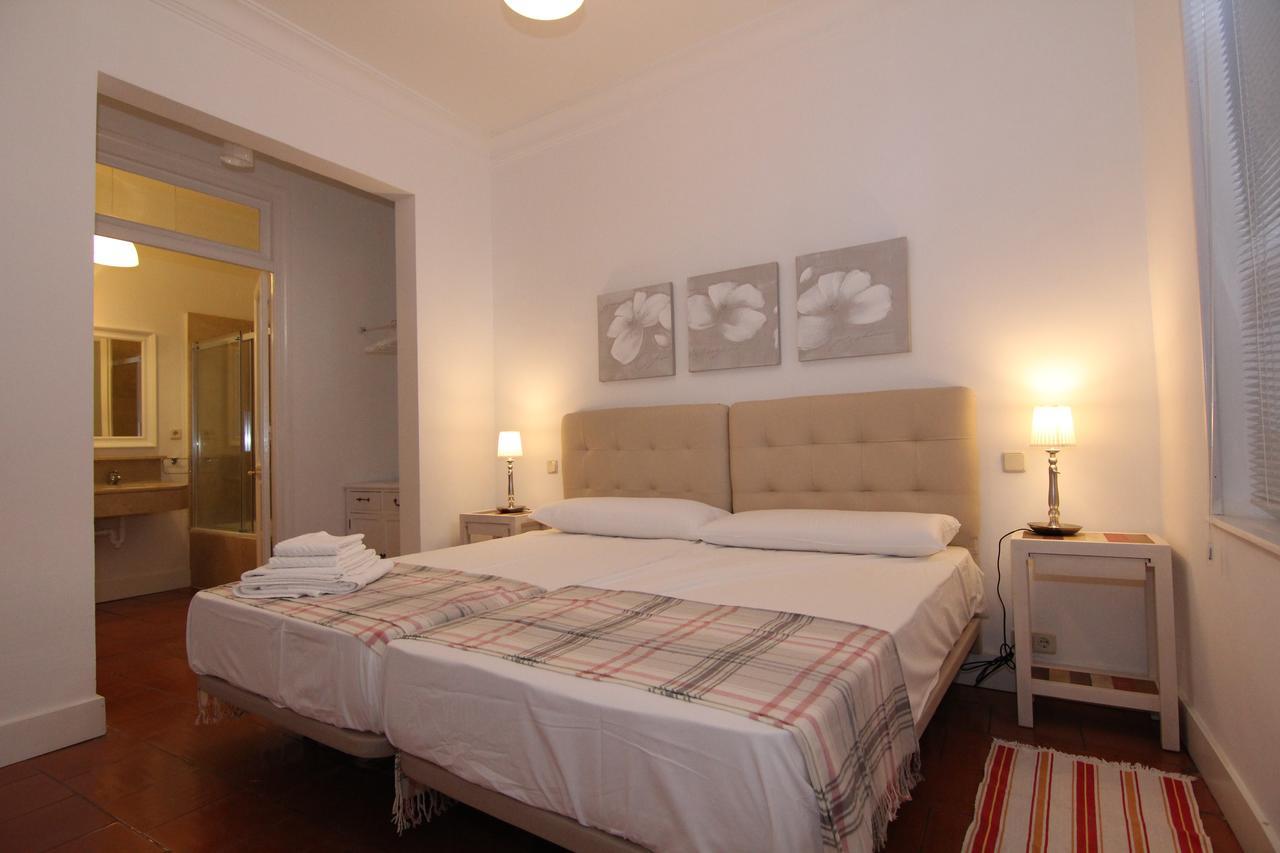 Apartamentos Madrid Retiro Esterno foto