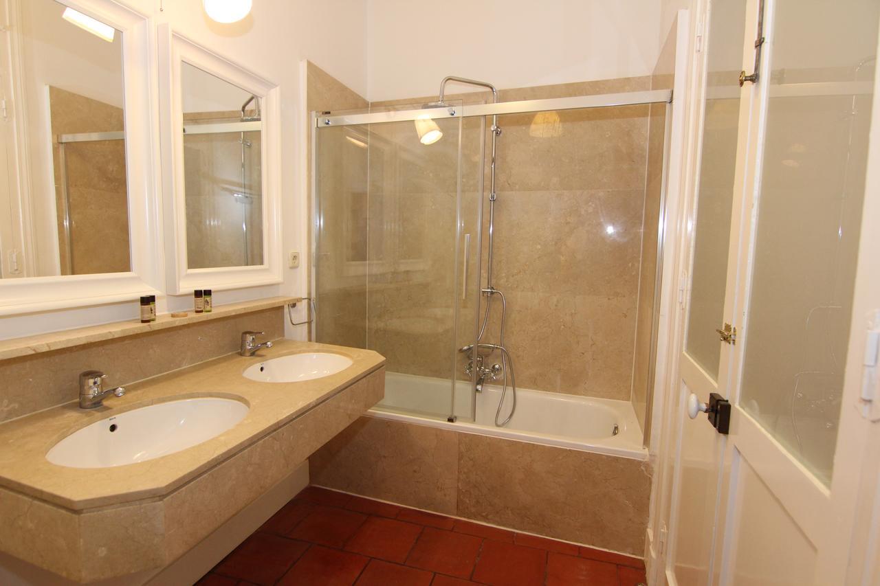 Apartamentos Madrid Retiro Esterno foto