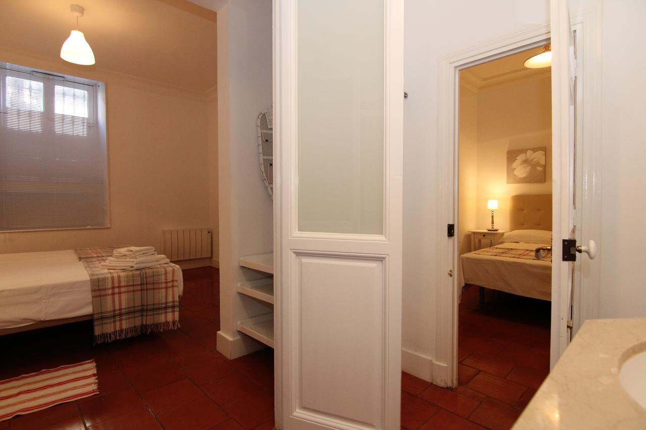 Apartamentos Madrid Retiro Esterno foto