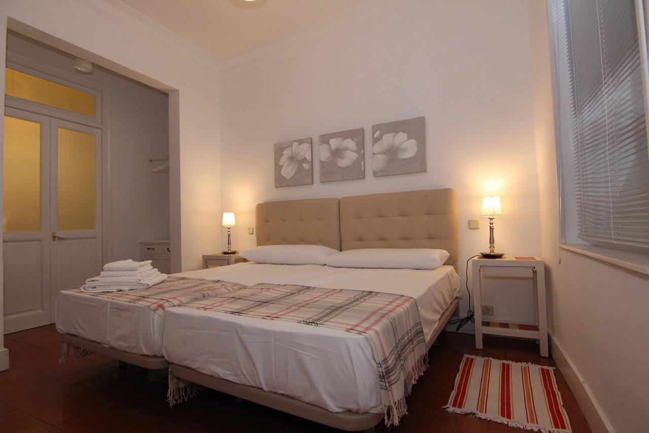 Apartamentos Madrid Retiro Esterno foto