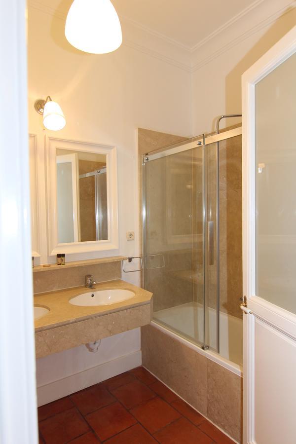 Apartamentos Madrid Retiro Esterno foto